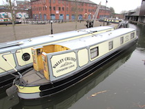 The V-Dee canal boat